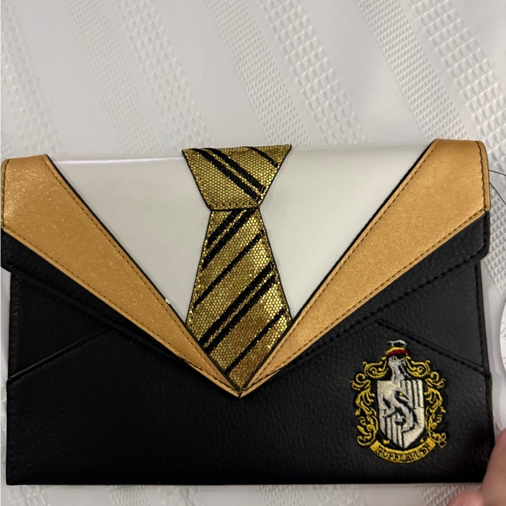Harry Potter Danielle Nicole Black and Gold Hufflepuff Clutch